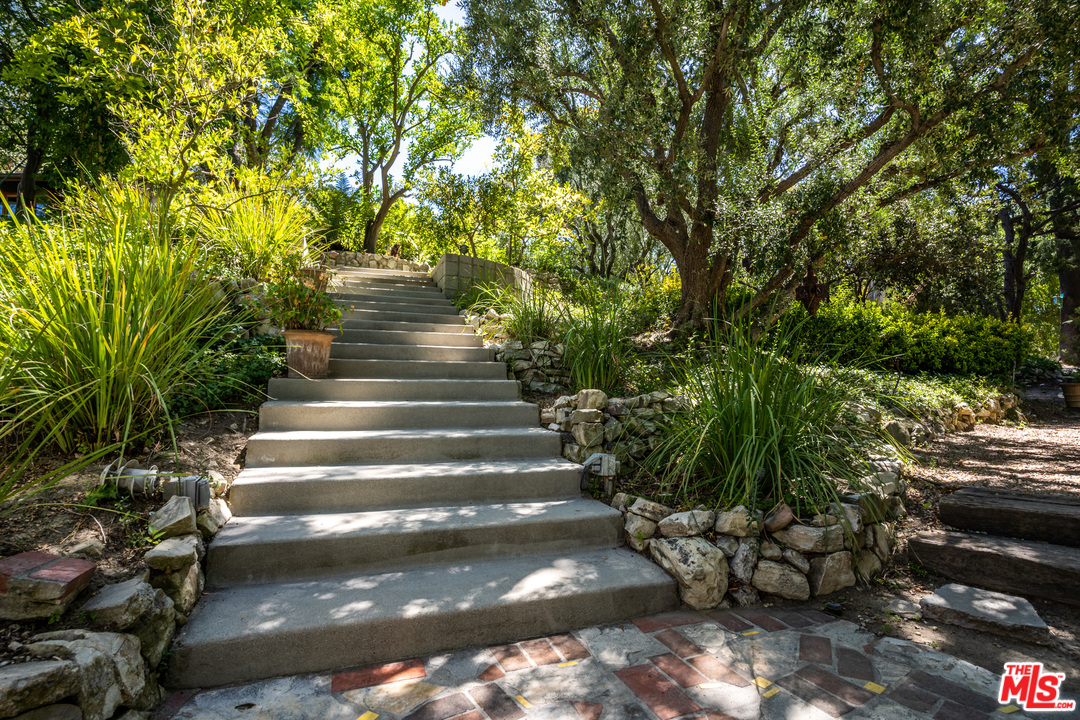 24878 Long Valley Road Hidden Hills, CA 91302 - Photo 18 of 54