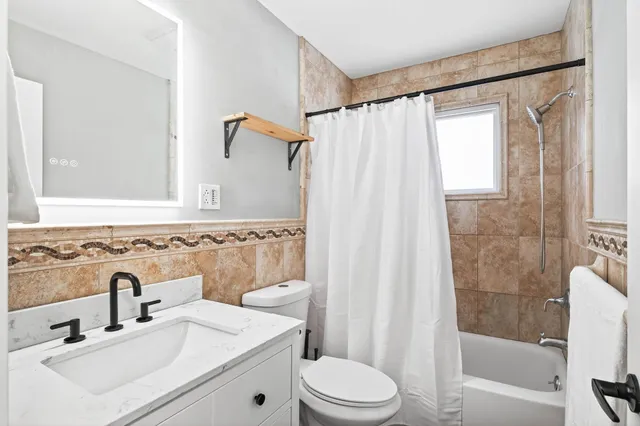 $384,900 | 2013 Gettysburg Avenue North, Golden Valley, MN 55427