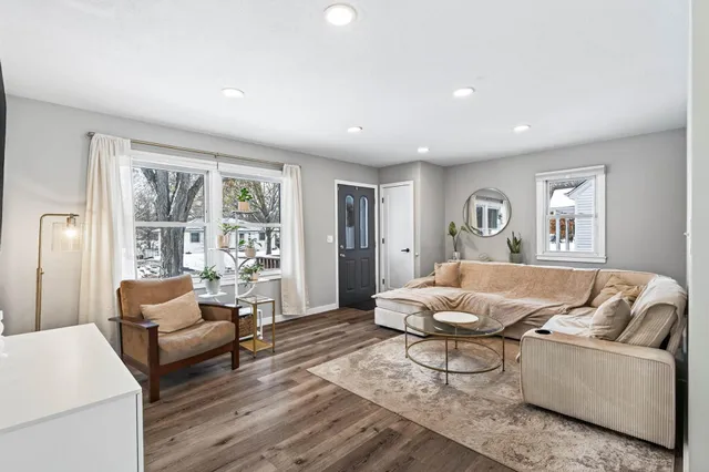 $384,900 | 2013 Gettysburg Avenue North, Golden Valley, MN 55427