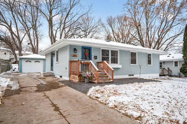 $384,900 | 2013 Gettysburg Avenue North, Golden Valley, MN 55427