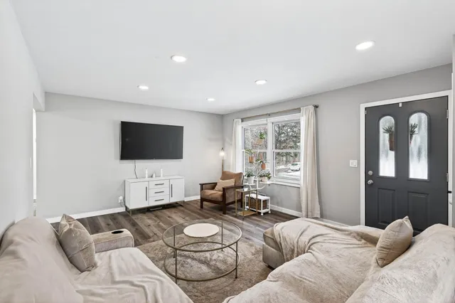 $384,900 | 2013 Gettysburg Avenue North, Golden Valley, MN 55427