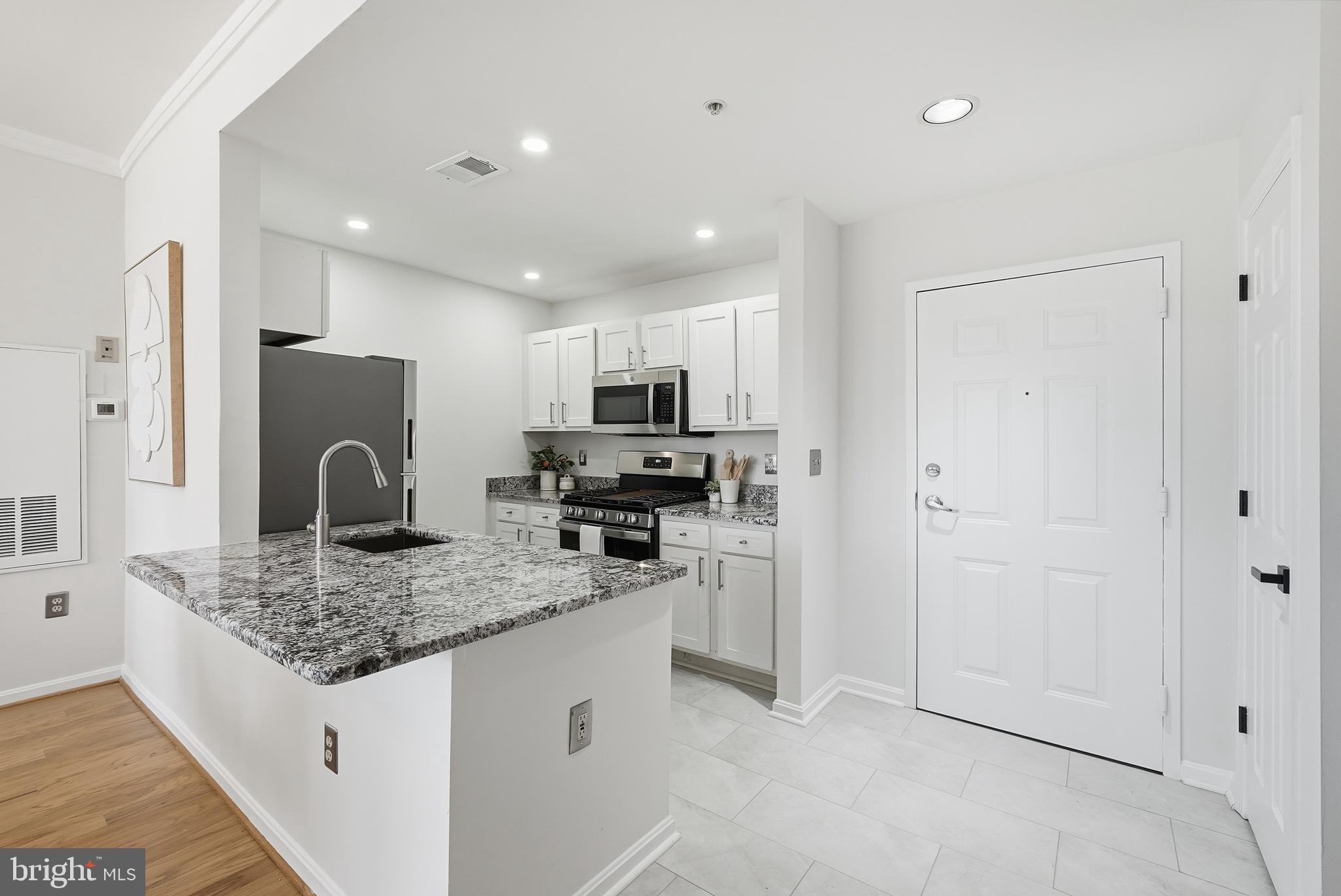 2004 11th Street Northwest, Unit 338 Washington, DC 20001 - Photo 10 of 31