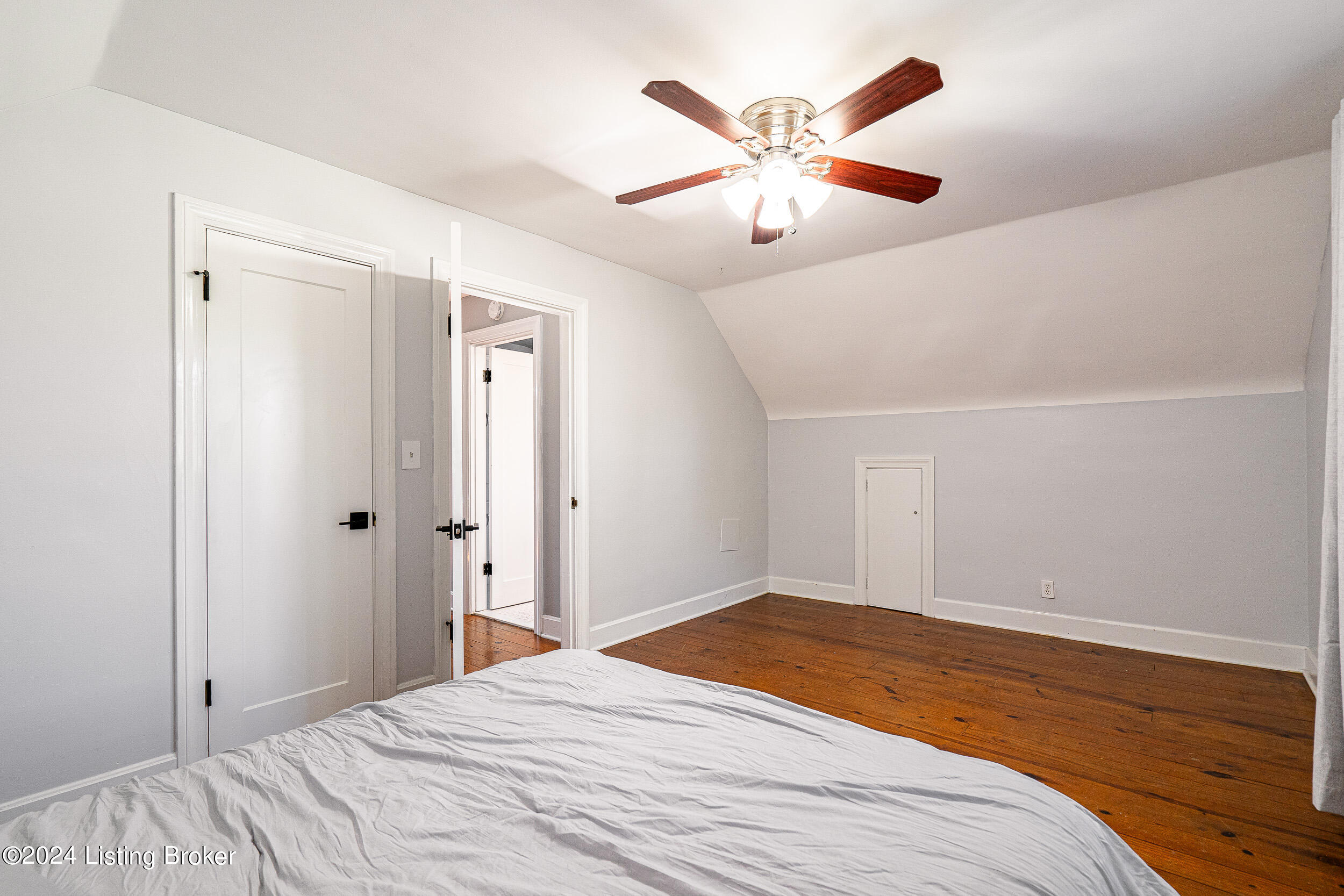 4433 Blenheim Road Louisville, KY 40207 - Photo 37 of 52 4433 Blenheim Rd-54