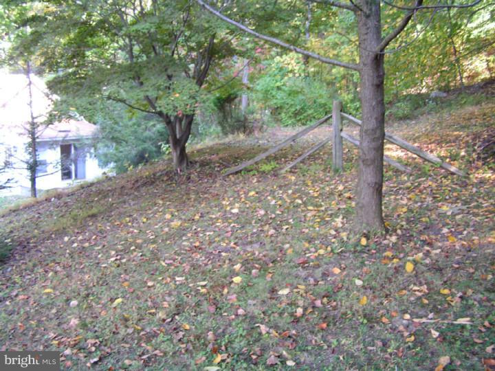 105 Old Spies Church Road Reading, PA 19606 - Photo 3 of 21