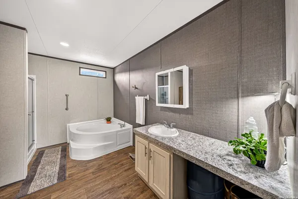 $235,000 | 889 East 24th, Lakehills, TX 78063