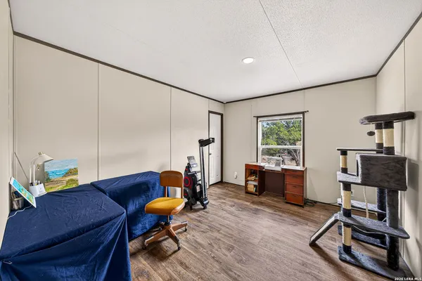 $235,000 | 889 East 24th, Lakehills, TX 78063