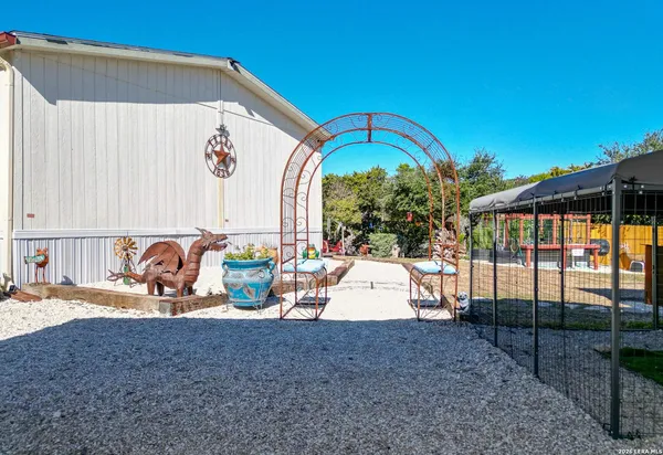 $235,000 | 889 East 24th, Lakehills, TX 78063