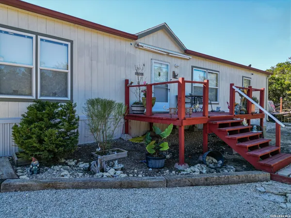 $235,000 | 889 East 24th, Lakehills, TX 78063