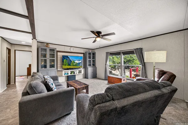 $235,000 | 889 East 24th, Lakehills, TX 78063