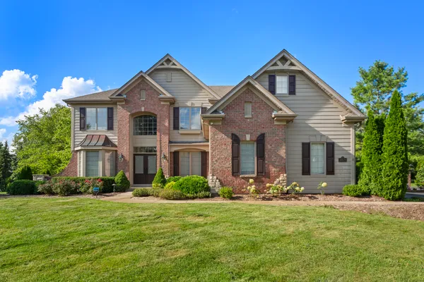 $1,325,000 | 3818 Grand View Court, St. Charles, IL 60175
