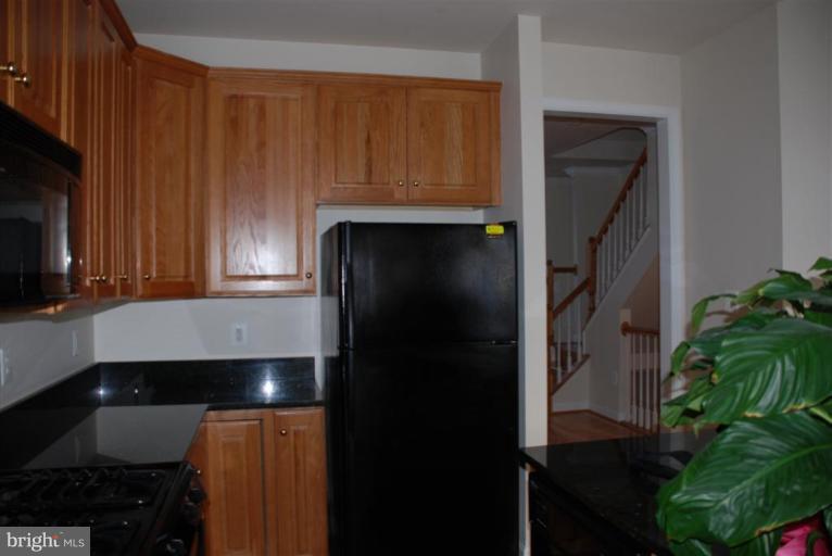 702 Capitol Square Place Southwest Washington, DC 20024 - Photo 11 of 17 Kitchen