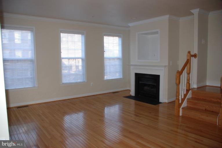 702 Capitol Square Place Southwest Washington, DC 20024 - Photo 16 of 17 Interior (General)