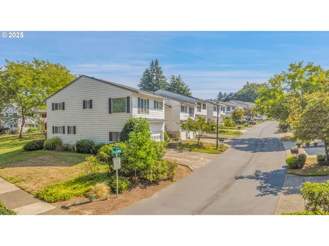 $299,000 | 14970 Northeast Rose Parkway, Unit 30B, Portland, OR 97230