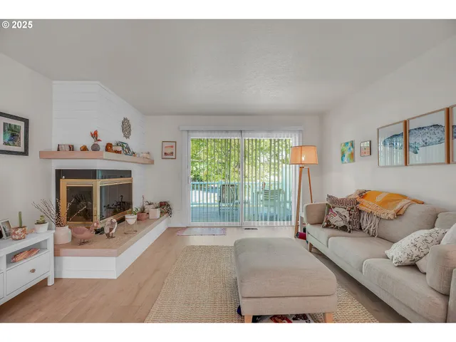 $299,000 | 14970 Northeast Rose Parkway, Unit 30B, Portland, OR 97230