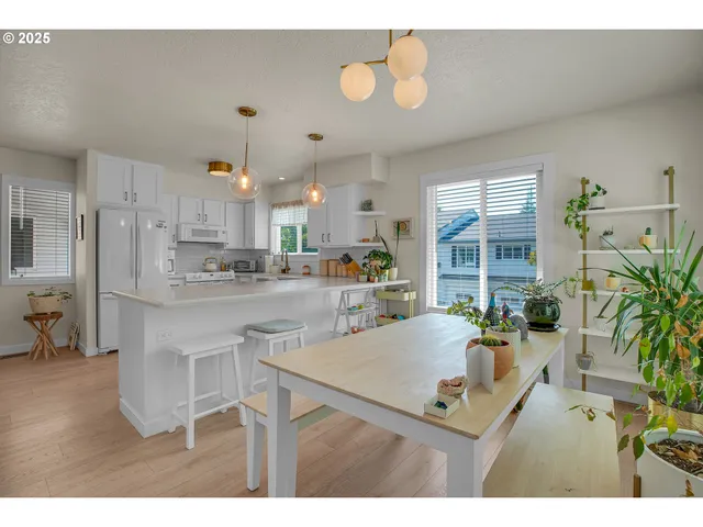 $299,000 | 14970 Northeast Rose Parkway, Unit 30B, Portland, OR 97230