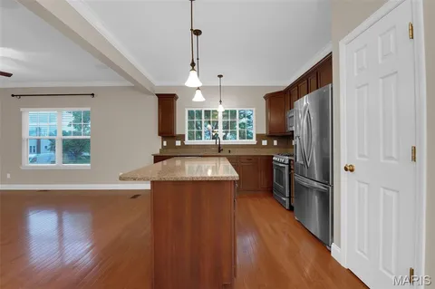 $435,000 | 7221 Field Avenue, St. Louis, MO 63116