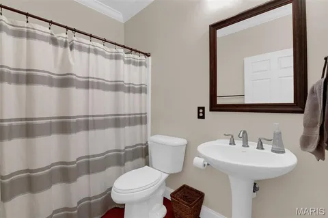 $435,000 | 7221 Field Avenue, St. Louis, MO 63116
