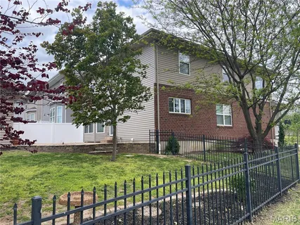 $435,000 | 7221 Field Avenue, St. Louis, MO 63116