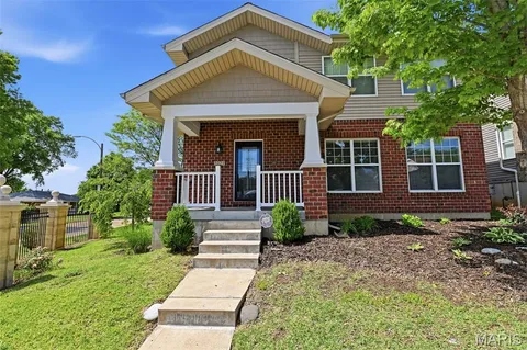 $435,000 | 7221 Field Avenue, St. Louis, MO 63116