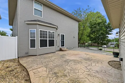 $435,000 | 7221 Field Avenue, St. Louis, MO 63116