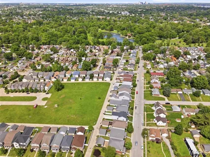 $435,000 | 7221 Field Avenue, St. Louis, MO 63116
