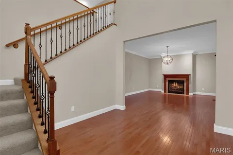 $435,000 | 7221 Field Avenue, St. Louis, MO 63116