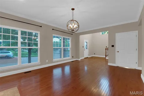 $435,000 | 7221 Field Avenue, St. Louis, MO 63116