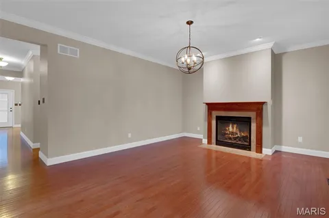 $435,000 | 7221 Field Avenue, St. Louis, MO 63116