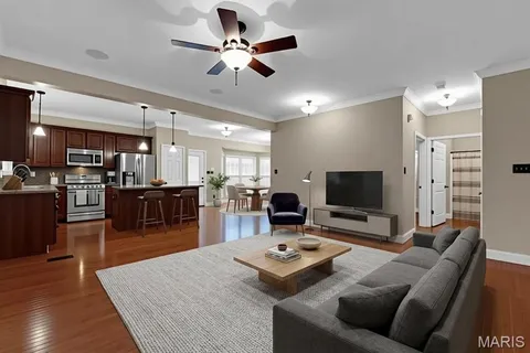 $435,000 | 7221 Field Avenue, St. Louis, MO 63116