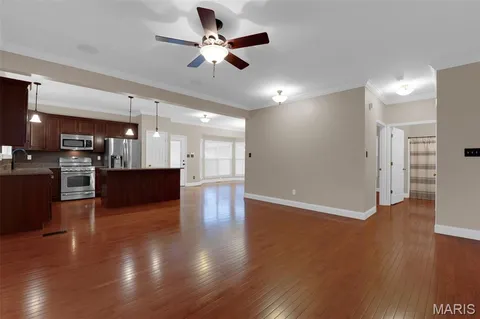 $435,000 | 7221 Field Avenue, St. Louis, MO 63116