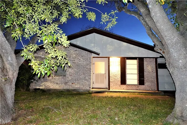 $1,600 | 1028 Starlite Drive, Portland, TX 78374