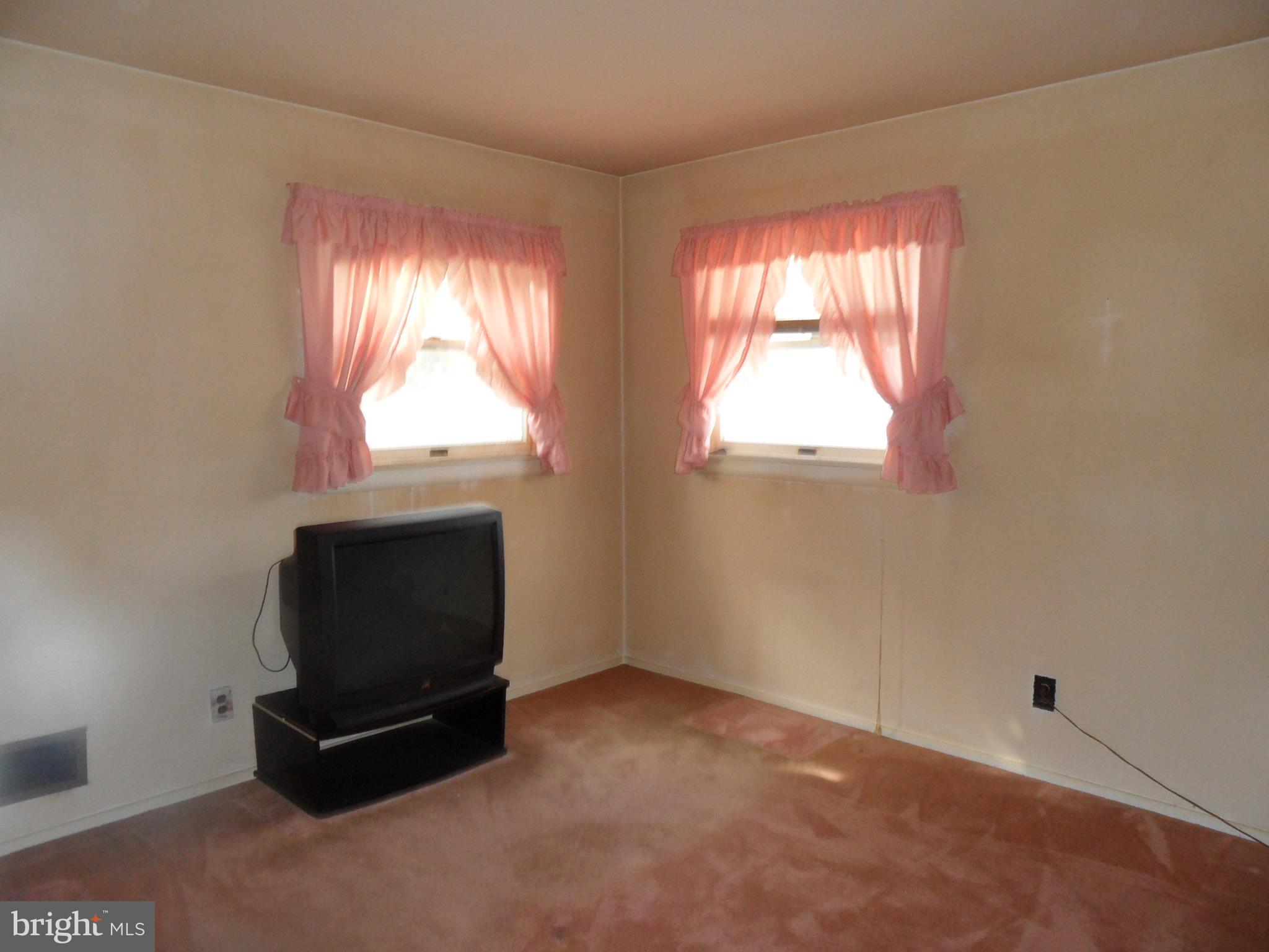 57 Gerard Road Hamilton, NJ 08620 - Photo 11 of 23 Master Bedroom - Upper Level