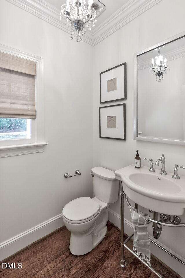 2210 Oxford Road Raleigh, NC 27608 - Photo 18 of 37 021-1280x960-powder-room