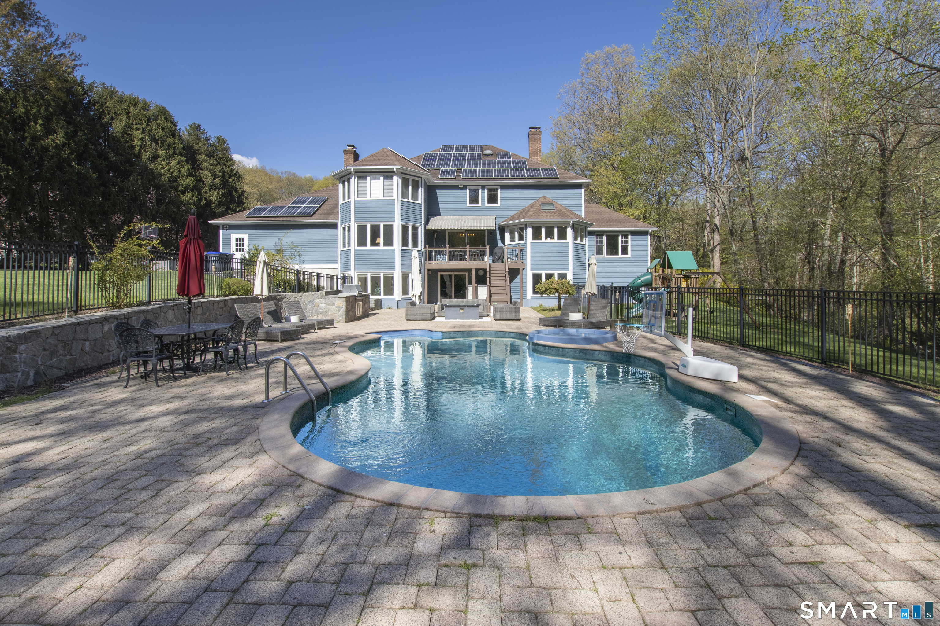 3 Crescent Lane Trumbull, CT 06611 - Photo 2 of 40