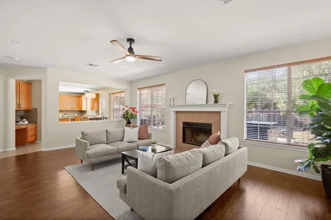 $575,000 | 807 Lone Buck Pass, Cedar Park, TX 78613