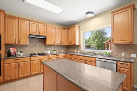 $575,000 | 807 Lone Buck Pass, Cedar Park, TX 78613