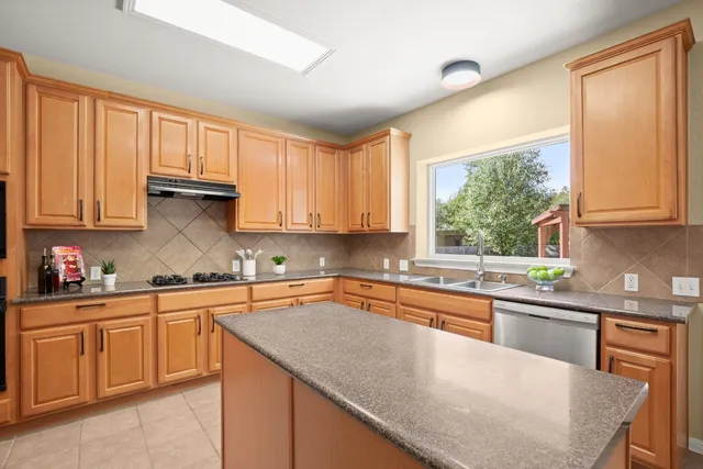 $575,000 | 807 Lone Buck Pass, Cedar Park, TX 78613