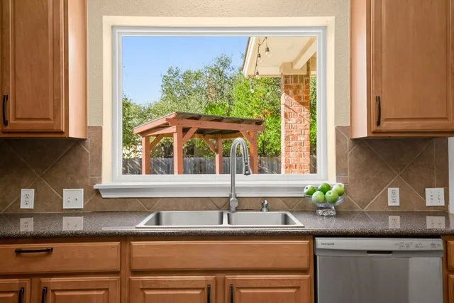 $575,000 | 807 Lone Buck Pass, Cedar Park, TX 78613