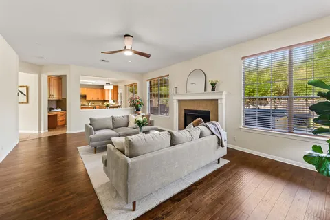 $575,000 | 807 Lone Buck Pass, Cedar Park, TX 78613