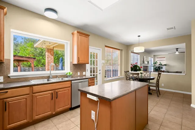 $575,000 | 807 Lone Buck Pass, Cedar Park, TX 78613