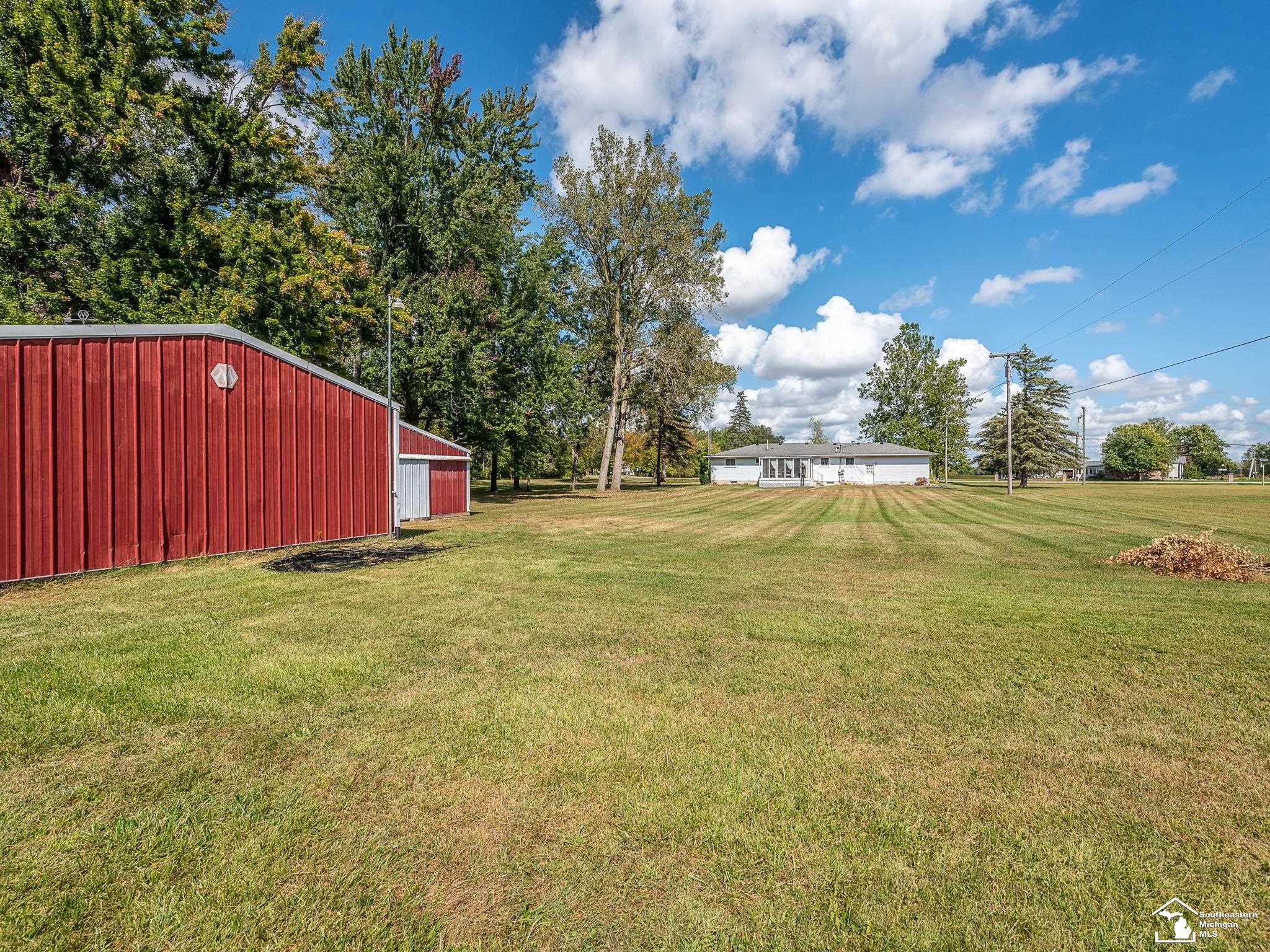 3563 Blue Bush Road Monroe, MI 48162 - Photo 36 of 53 50156006-61f5a24a-b58a-4252-9057-46d93c6ff3fd.JPG