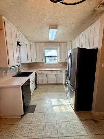 $315,000 | 1416 Briar Circle, Unit 1416 & 1418, Crowley, TX 76036