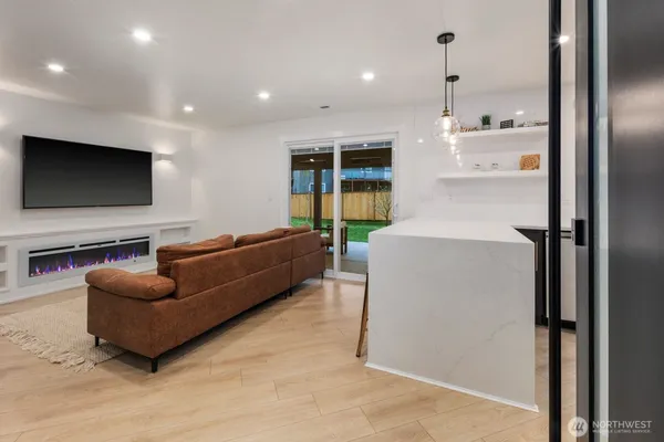 $795,000 | 11124 29th Drive Southeast, Everett, WA 98208