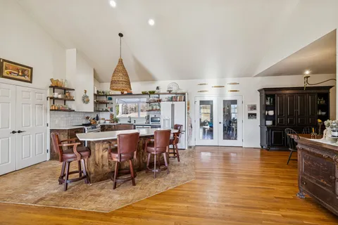 $1,199,000 | 3402 Blackburn Road, Santa Fe, TN 38482