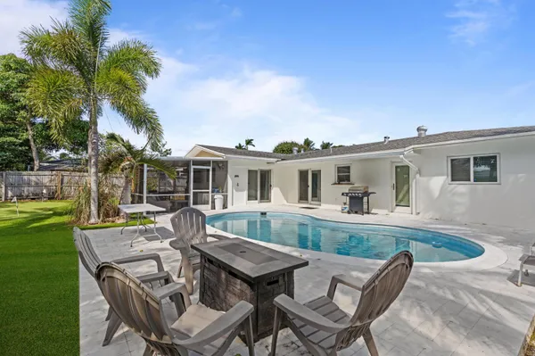 $3,999 | 226 Southwest 13th Avenue, Boynton Beach, FL 33435