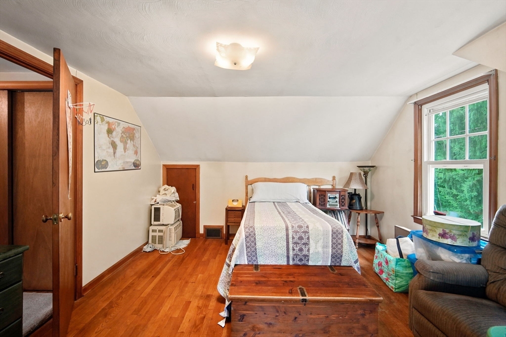 1258 Liberty Street Springfield, MA 01104 - Photo 21 of 32