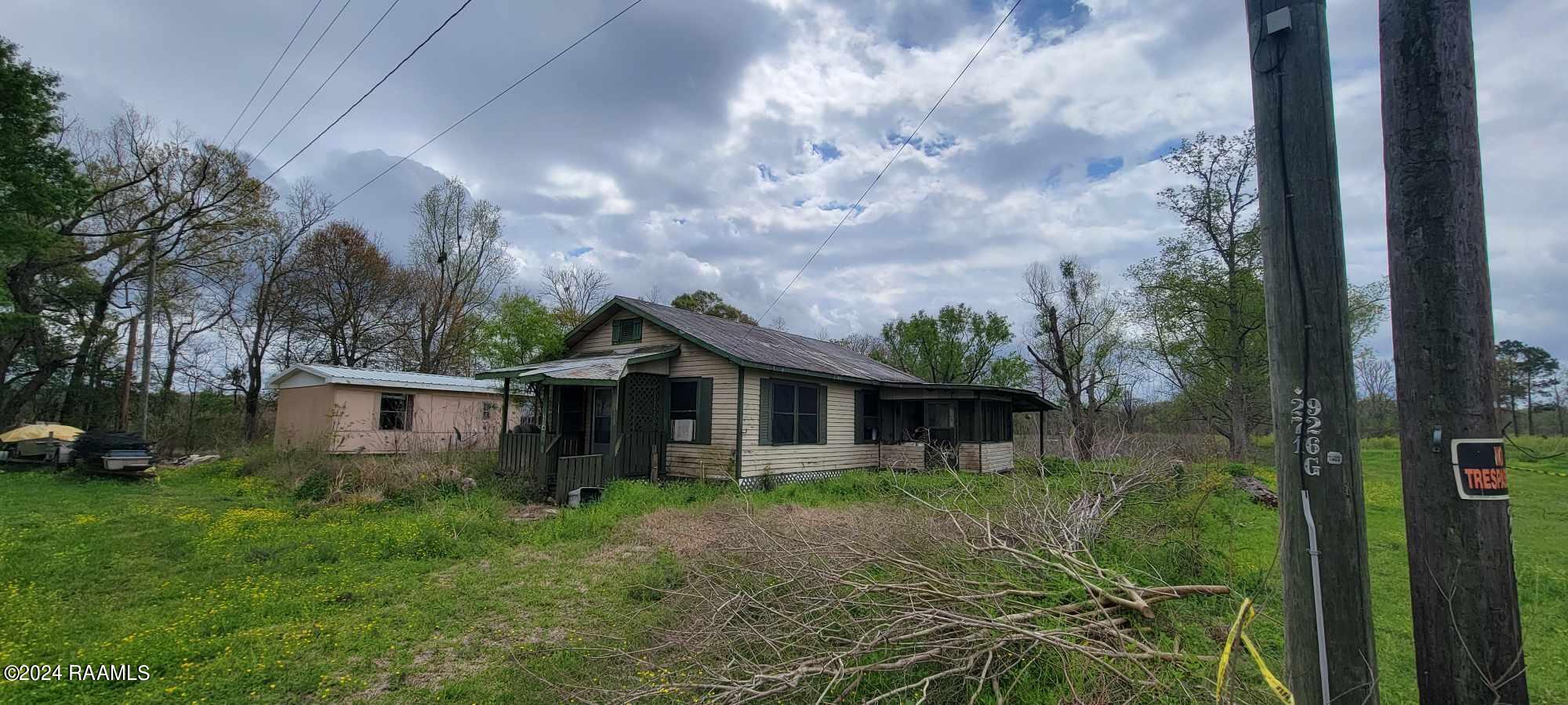 1114 Courville Road Breaux Bridge, LA 70517 - Photo 2 of 8 432169820_780035100705383_39409119000655