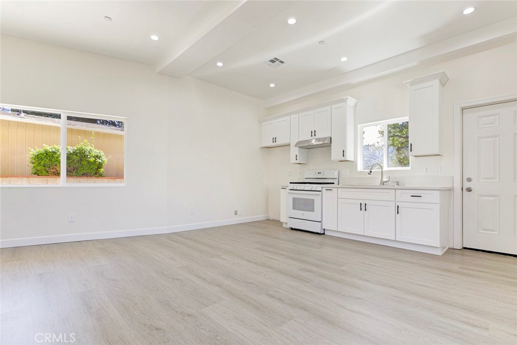 7044-3 Greeley Street Tujunga, CA 91042 - Photo 3 of 16