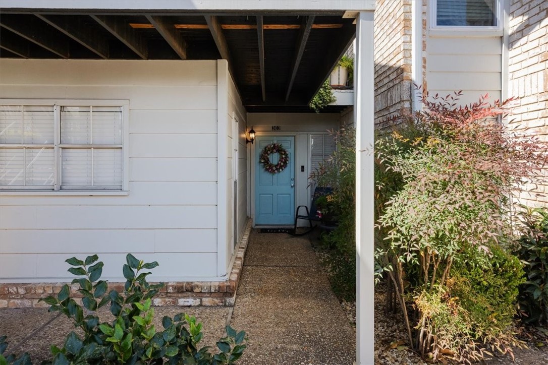 2903 Lake Shore Drive, Unit 303 Waco, TX 76708 - Photo 3 of 29 a view of a door of the house
