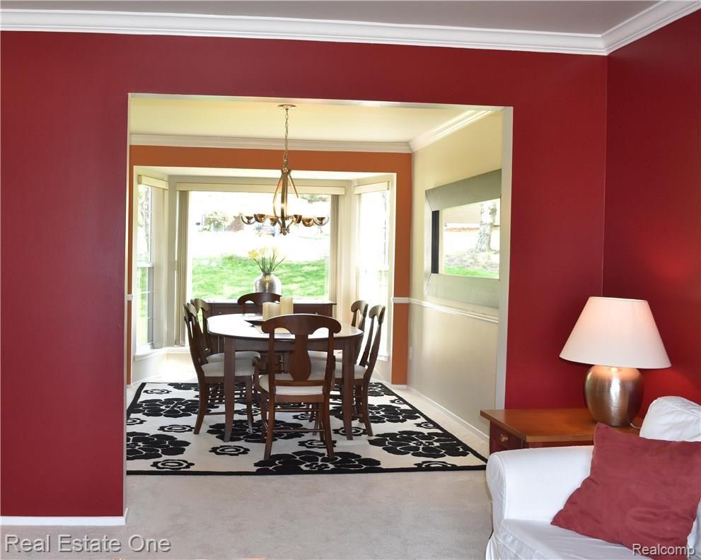 160 Parsons Lane Rochester, MI 48307 - Photo 4 of 32 IntoDR.jpg